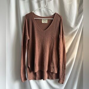 Women's V-Neck Sweater in brownish pink